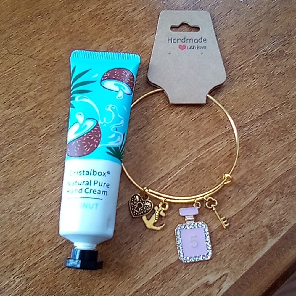 NWT Handmade good quality number 5 charm braclet and lotion!